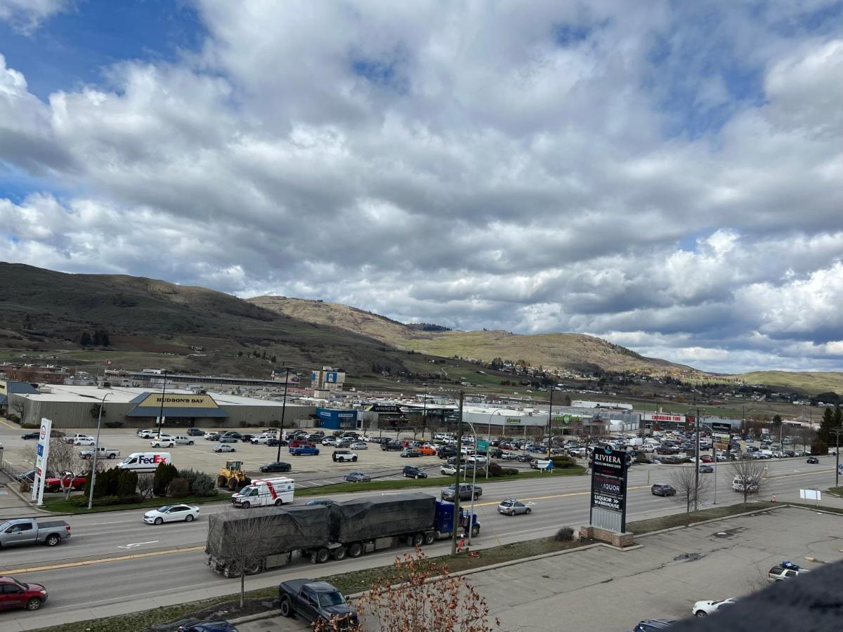 Divya Sutra Plaza And Conference Centre, Vernon, Bc Hotel Exterior photo